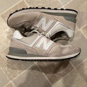 New Balance 564 Grey and White Sneakers